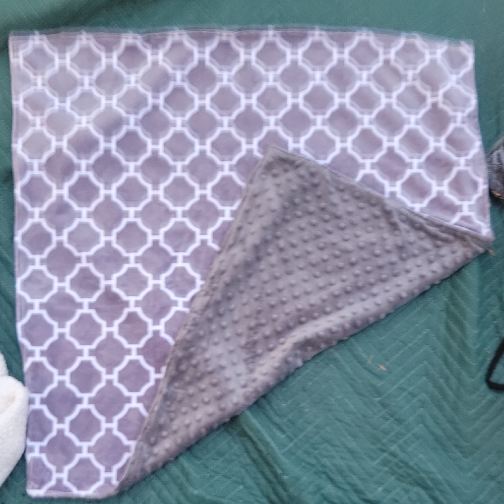 Gray Geometric Patterned Blanket